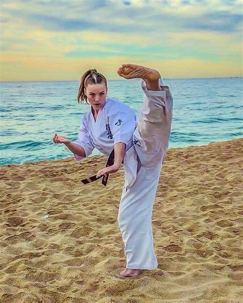 Art of pantyhose (artofpantyhose.de) uploaded by voodoo highway. Pin by Allison Mantray on Feet | Martial arts girl, Martial arts women, Martial