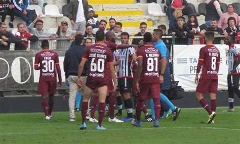 A página do varzim em flashscore.pt oferece resultados em directo, livescores, classificações e detalhes do jogo (marcadores, cartões vermelhos, penaltys, etc). Antevisão GD Chaves-Varzim: Tempo de voltar a sorrir no ...