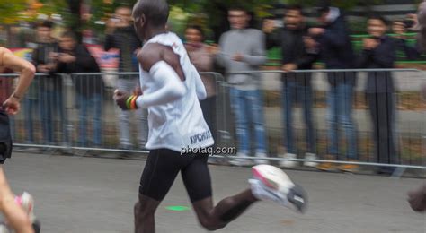 Maurten sports fuel is easier to tolerate for athletes. Eliud Kipchoge, Ineos 1:59, Wien, 12.10.2019 Bild 79300 ...