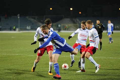 Wielokrotny mistrz polski występuje aktualnie na poziomie 2. Ruch Chorzów przegrał ligowy mecz z Podbeskidziem 0:2 ...