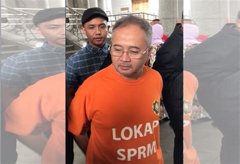 Saya boleh telah bersumpah mereka ialah sirip ikan yu. FIC: Zahid Mat Arip dibebaskan dengan ikat jamin RM5,000