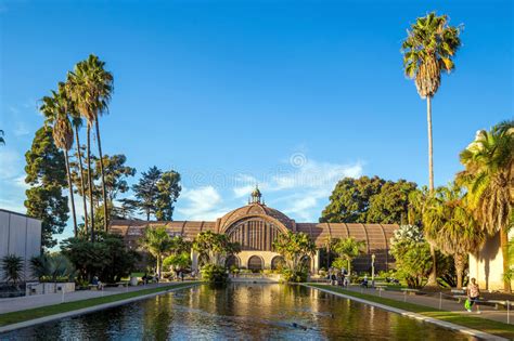 Den Botaniska Byggnaden I Den San Diegos Balboaen Parkerar Redaktionell