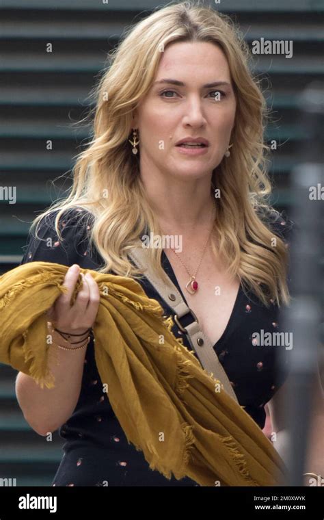 Kate Winslet Films Mountain Between Us Stock Photo Alamy