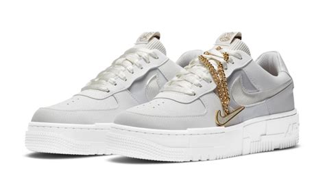 Along with the forthcoming satin snake drop, sneaker fans are still clamoring for last month's release of the air force 1 pixel desert sand. Nike Air Force 1 Pixel Cuban Link - alle Infos | snkraddicted