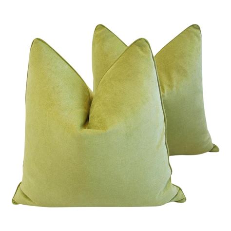 It also affects pillow consistency, weight, and price. Custom Tailored Apple Green Velvet Feather/Down Pillows 24 ...