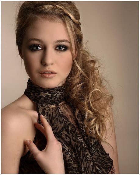 Here, you have bright red hair color, a deep side part with a swoop bang and long hair that is layered to perfection. Easy hairstyles for long hair to do at home