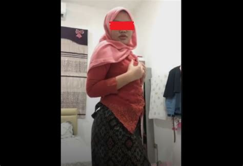 Kebaya Merah Jilbab Pink Video Aduhai Tersedia Di Doodstream Fenomenaviral Com