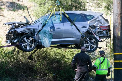 Tiger Woods Crash Woods Was Driving Almost 90 Mph When He Crashed Suv
