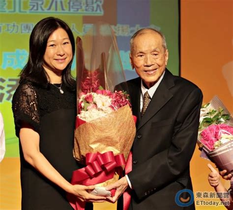 Jul 13, 2021 · 頂著世界混雙排名第1的光環，鄭怡靜肩上還扛著「台灣一姐」招牌，今年東京奧運她除了是台灣桌球界奪牌的希望，更背負著終結長達21年奧運桌球. 前奧運桌球銀牌陳靜返台 人生第2春自己做老闆 | ETtoday運動雲 | ETtoday新聞雲