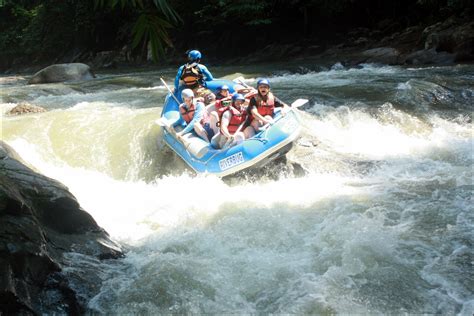 White water rafting at kampar river in gopeng is a very popular rafting in peninsula malaysia. Malaysian Meanders: Boom-Boom White Water Rafting in Perak