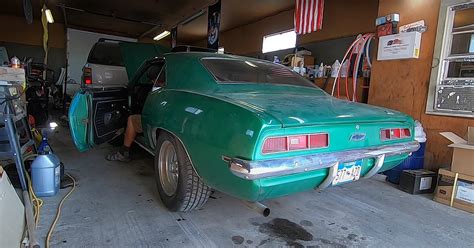 Chevrolet Camaro Comes Back To Life After 20 Years Does Burnouts Like