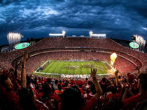 The chiefs' home stadium was empty during the incident, though it did cause a delay for the royals' game. Chiefs Mulling Arrowhead Stadium Naming Rights - Football ...