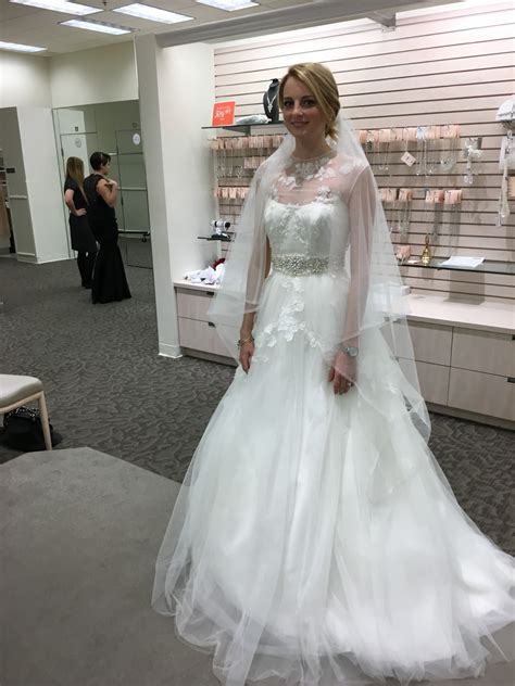 Vera wang white sz 0 illusion lace wedding dress floral detail back slit ivory. Vera Wang White by Vera Wang Illusion Neckline Wedding ...