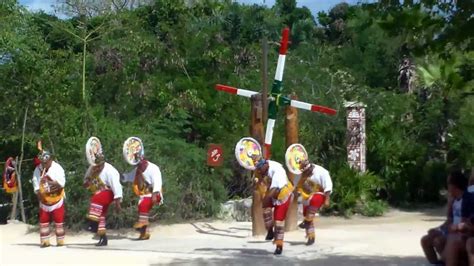 Voladores De Papantla En Xcaret Youtube