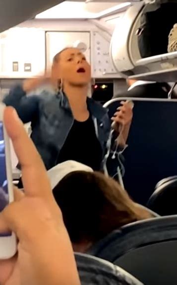 drunk woman on spirit airlines flashes entire cabin when she twerks in anger autoevolution