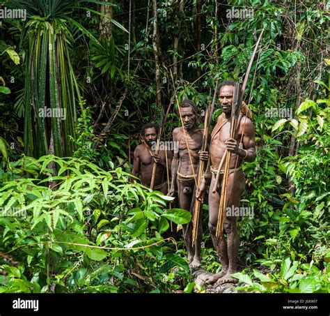 Indonesia Onni Village New Guinea June 24 Men Korowai Tribe Returned From The Hunt Tribe