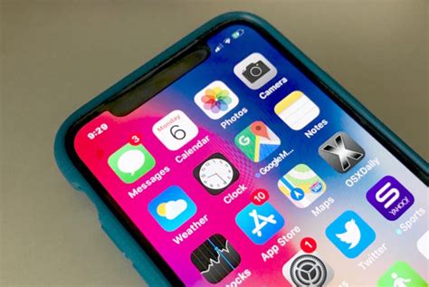 Hide The Iphone X Notch With A Wallpaper Trick