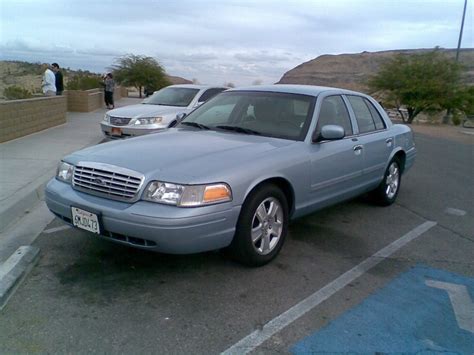 This week i reviewed my friends 2010 ford crown victoria converted to an offroad monster. Wailing Engine Blog: Review: 2011 Ford Crown Victoria LX