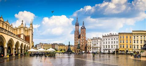 Gracias a su peculiar arquitectura y su apasionante historia, aún presente en cada uno de los rincones de la ciudad, cracovia es una de las ciudades más sorprendentes y hermosas de europa. Cracovia