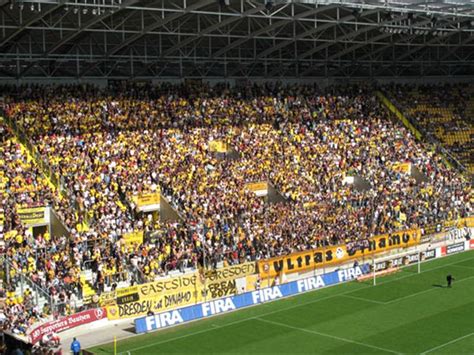 Lange führte dynamo dresden die dritte liga an. Prent op proef bij historierijk Dynamo Dresden | Goal.com