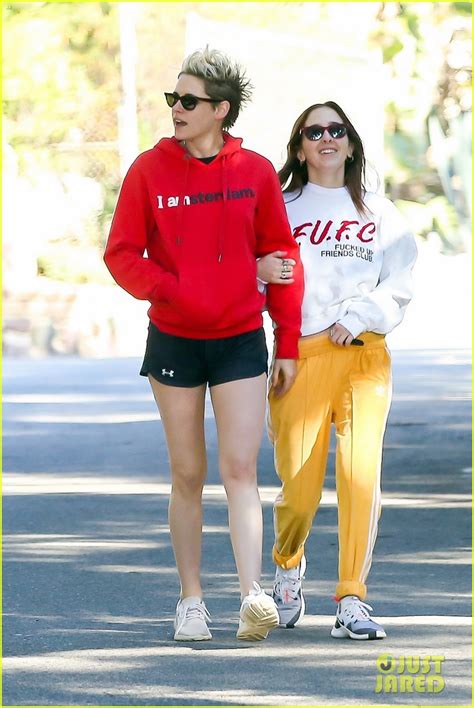 Kristen Stewart And Rumored Girlfriend Sara Dinkin Couple Up For Morning Hike Photo 4202637