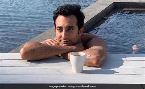 Rahul Khanna Outdoes Himself By Losing The Shirt For New Pic See Inside