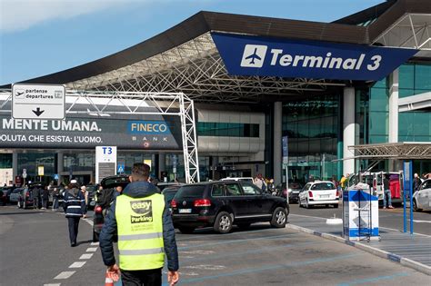 Aeroporto Di Fiumicino Continuano Le Sanificazioni Negli Spazi Interni