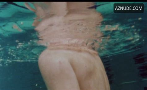 Fred Rogers Shirtless Bathing Suit Scene In Won T You Be My Neighbor