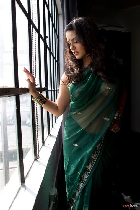 Sexclusive Stills Sunny Leone Erotically Exposes Her Boobs Through Transparent Green Saree