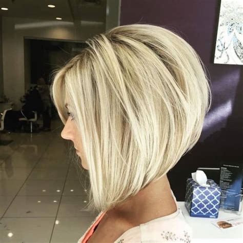 Frisuren kurzer pony langer nacken. Kurzer Bob: Trend Bobfrisuren für kurze Haare im 2020