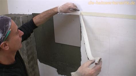 Fliesen verlegen - Wandfliesen Badezimmer - YouTube