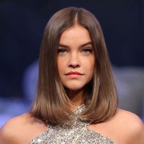 Barbara palvin had been discovered on the streets of budapest when she was 13 years old. Pin de Zsófi en Barbara Palvin short hair en 2020 ...
