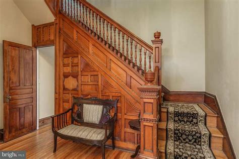 Pin By Sparrowhaunt On Historic Staircases Old House Dreams House