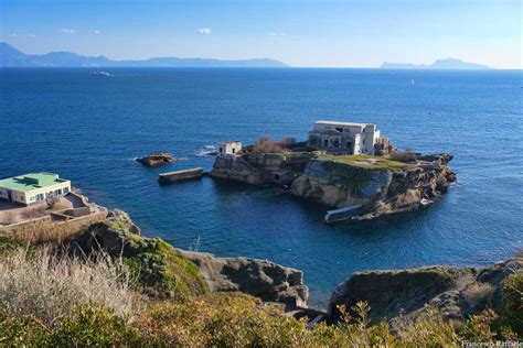 È questo, infatti, il giorno scelto per il rilascio sulla. La Gaiola l'ultimo paradiso di Posillipo - Napoli Turistica