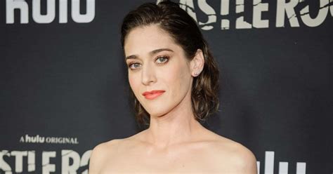 Castle Rock Season 2 Lizzy Caplan Has Proven She Is A Star Be It As