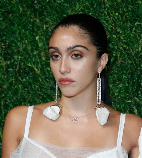 madonna s 23 year old daughter lourdes leon wows in tiny string bikini on beach vacation