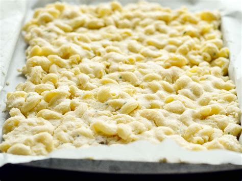 In a large bowl, add the cornbread mix, sour cream, and egg. Left Over Cornbread Recipes / American Style Cornbread ...