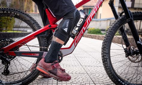 Pedal Ready Dainese Trail Skins Pro Knee Pads Review Singletracks