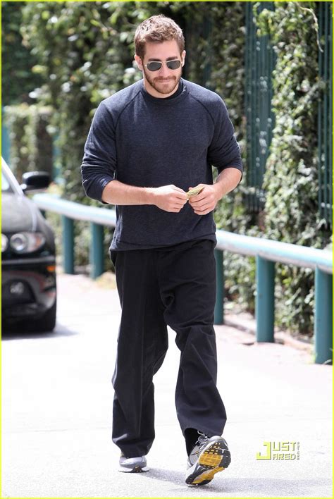 Jake Gyllenhaal Beverly Hills Business Photo 2459225 Jake