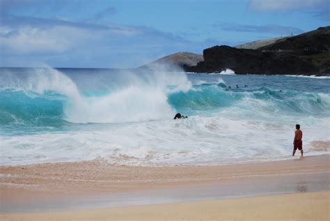 Most Dangerous Beach Living In Hawaii
