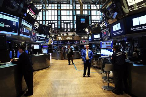 Nyse Resumes Trading On Two Markets After Hours Long Halt Bloomberg