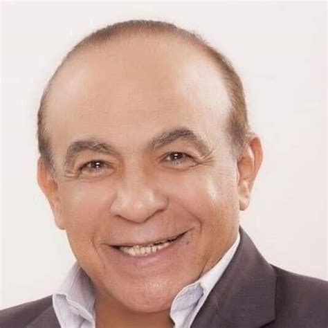 توفي الفنان المصري الكبير هادي الجيار، في الساعات الأولى من اليوم الأحد، متأثرا بإصابته بفيروس كورونا عن عمر ناهز 71 عاما. وزيرة الثقافة تنعى هادي الجيار: "ترك بصمة في الأسرة ...