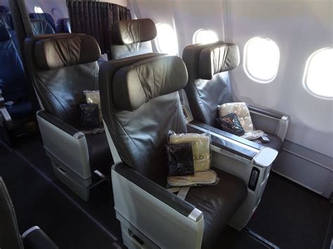 Montreal, toronto, winnipeg or vancouver. Air Transat Club Class Review A330 & A310 — JetSet Calvin