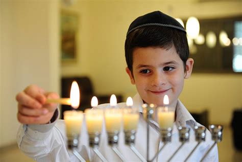 Blessing Israel Together How To Light The Menorahblessing Israel Together