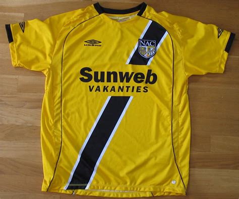 Nac breda (keuken kampioen divisie) günel kadro ve piyasa değerleri transferler söylentiler oyuncu istatistikleri fikstür haberler. NAC Breda Home Fußball-Trikots 2007 - 2009.