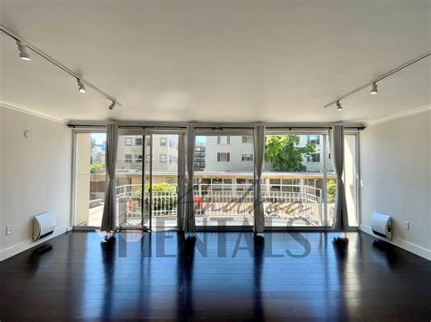 Bright, updated, and quiet 2BR/2BA condo in an unbeatable Lake Merritt