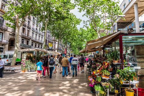 Barcelona ist die hauptstadt der spanischen gemeinschaft katalonien , wirkungsstätte gaudis und touristenmagnet. Sehenswürdigkeiten in Barcelona | Urlaubsguru.de