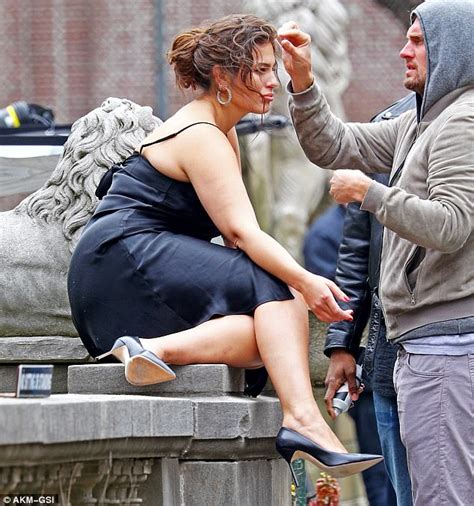 Ashley Graham Poses In Slinky Lbd For New York Shoot Daily Mail Online