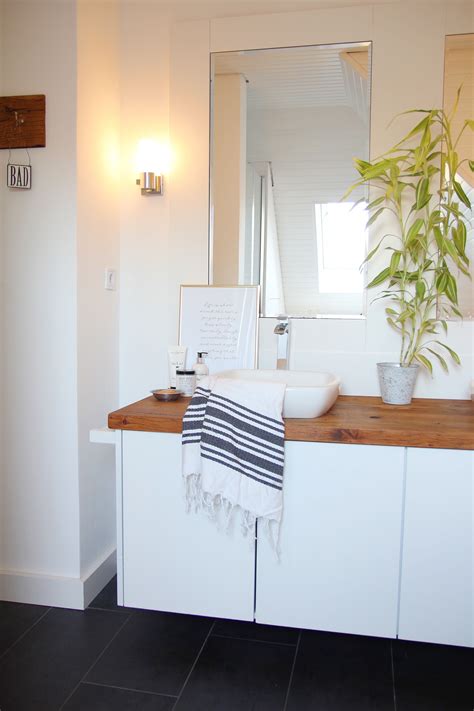 Tapezieren oder streichen in den unterschiedlichsten farben verändern ein zimmer mitunter sehr stark. Badezimmer selbst renovieren | Wohnung einrichten, Wohnung ...