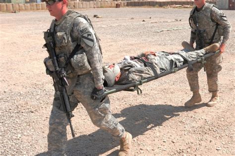 Combat Medics Train Soldiers On Life Saving Techniques Article The